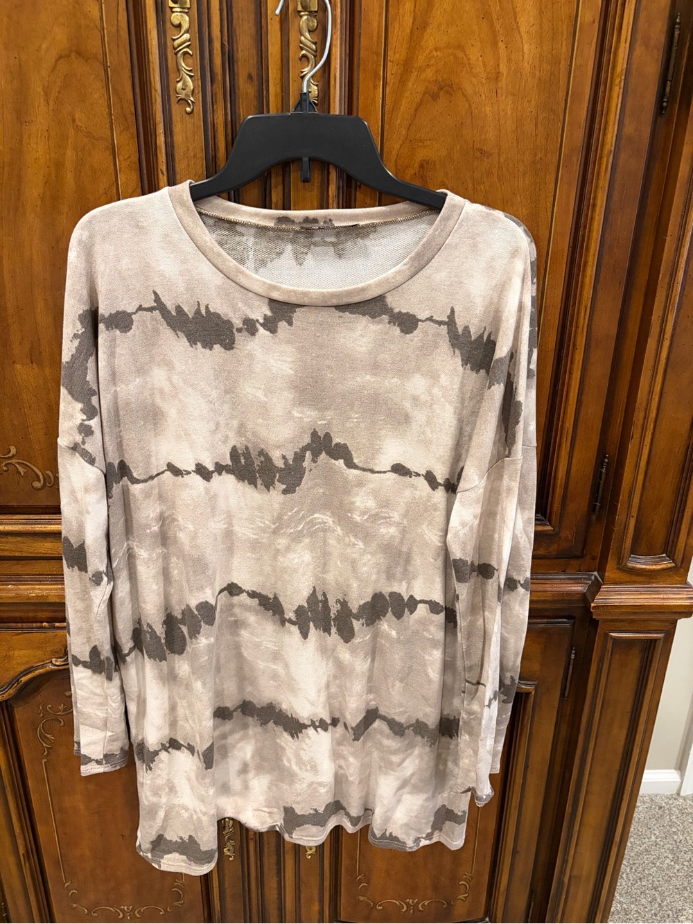 Women's Taupe Tie-Dye Crew Neck Long Sleeve Top